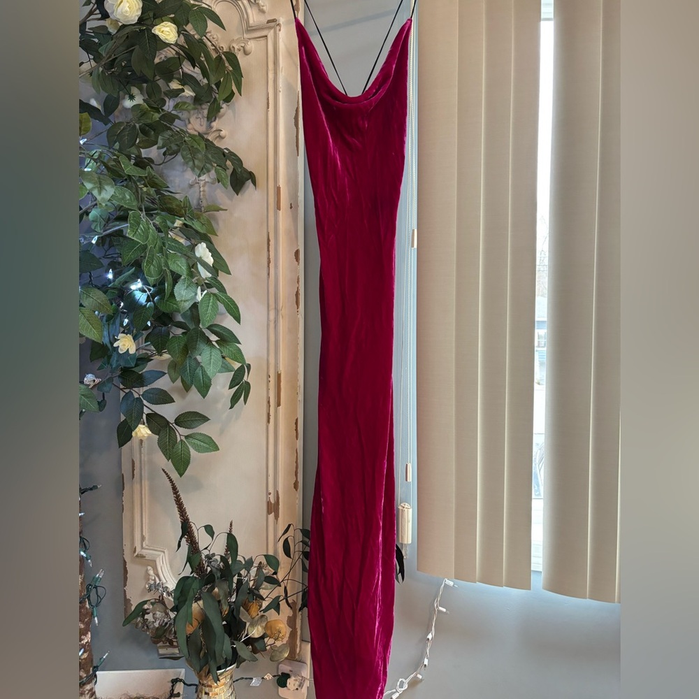 BCBGMAXAZRIA Velvet Magenta pink bodycon party dress